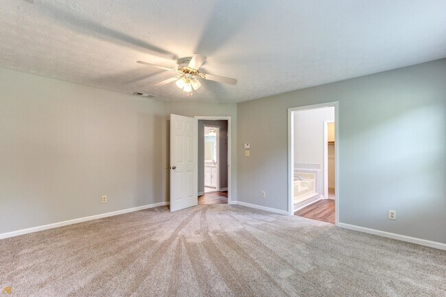 Building Photo - 180 Fairfield Cir