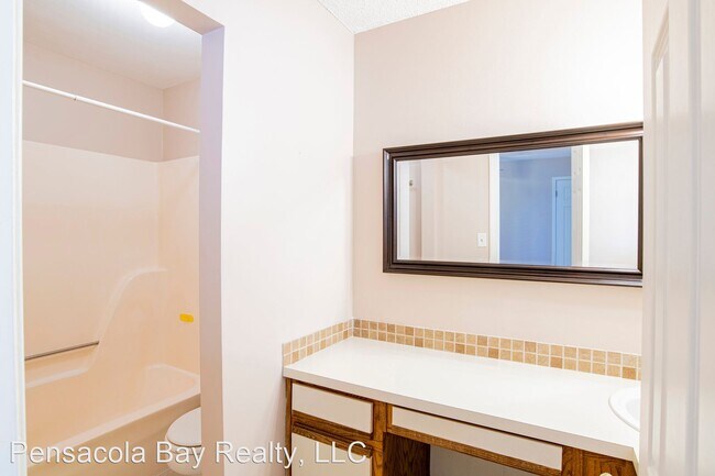 Building Photo - 2 br, 2.5 bath House - 3506 Parkwood Ave