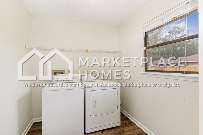 Building Photo - 11632 Poydras Ln