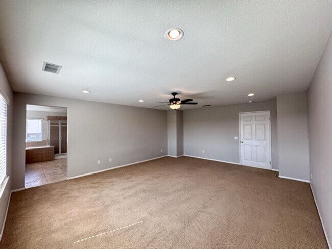 Building Photo - Oversized 5 bedroom Copper Canyon Murrieta...