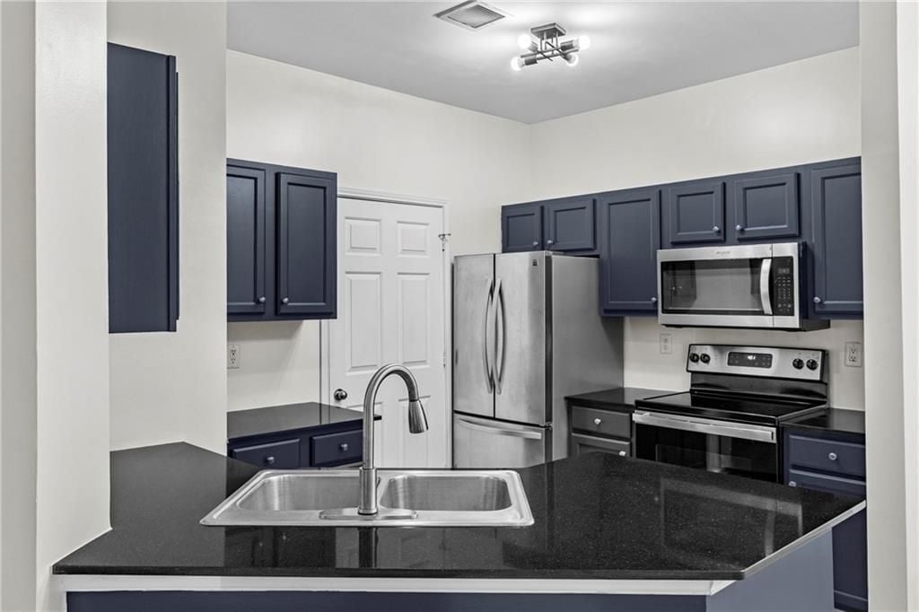 Building Photo - 5641 Roswell Rd