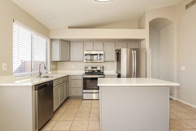 Building Photo - 16766 W Taylor St