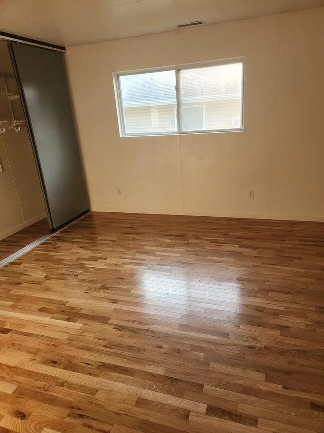 Building Photo - 701 N Florence St