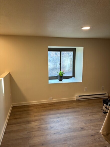 Building Photo - 114 N 4th St