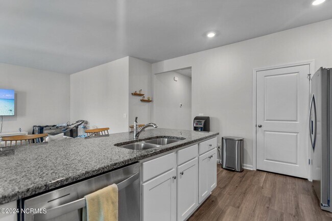 Building Photo - 1561 Pleasant Holw Ct SE
