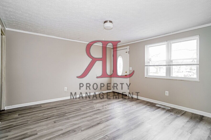 Building Photo - 3465 Clarkston Ave