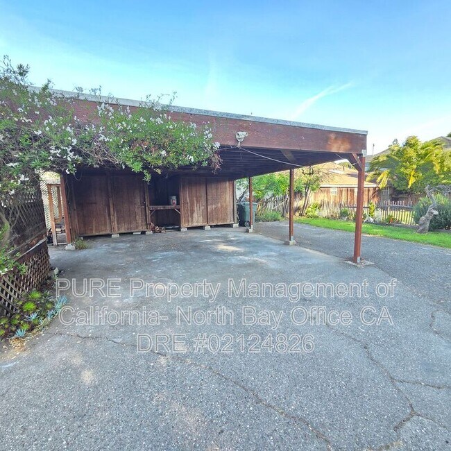 Building Photo - 311 8th St