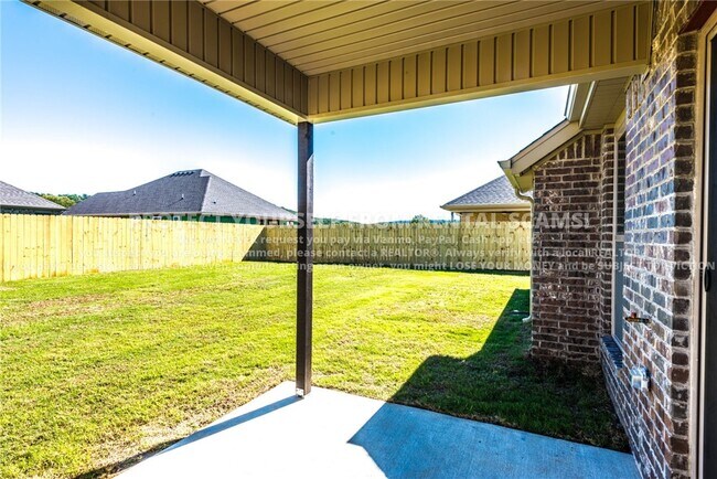 Building Photo - 50 N Benchmark Ln