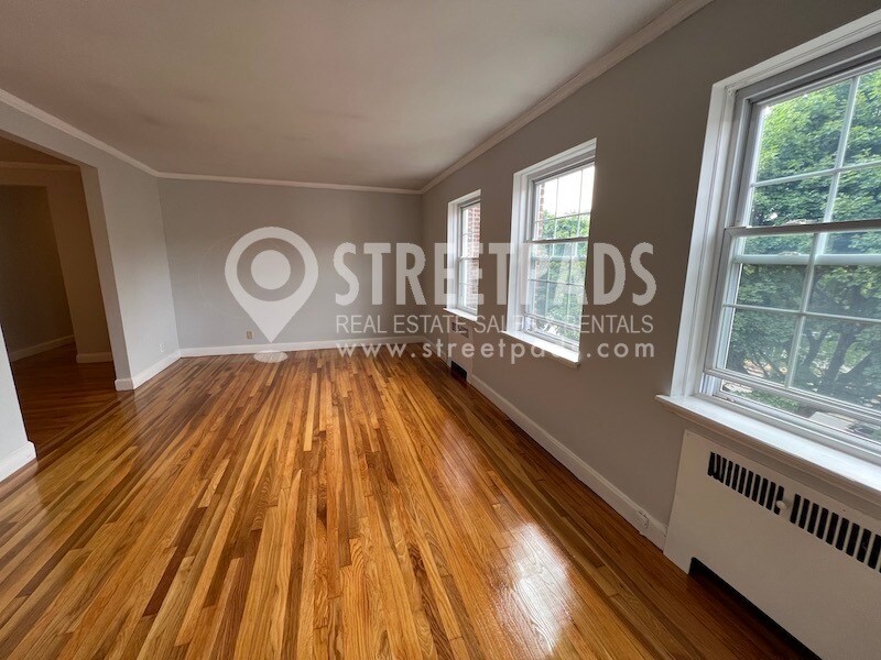 Building Photo - 1153 Beacon St