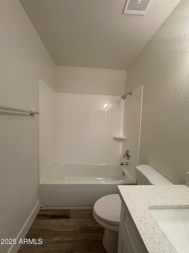 Building Photo - 738 W Pepper Pl