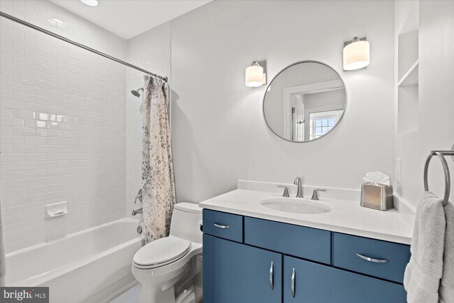 Building Photo - 600 Second St