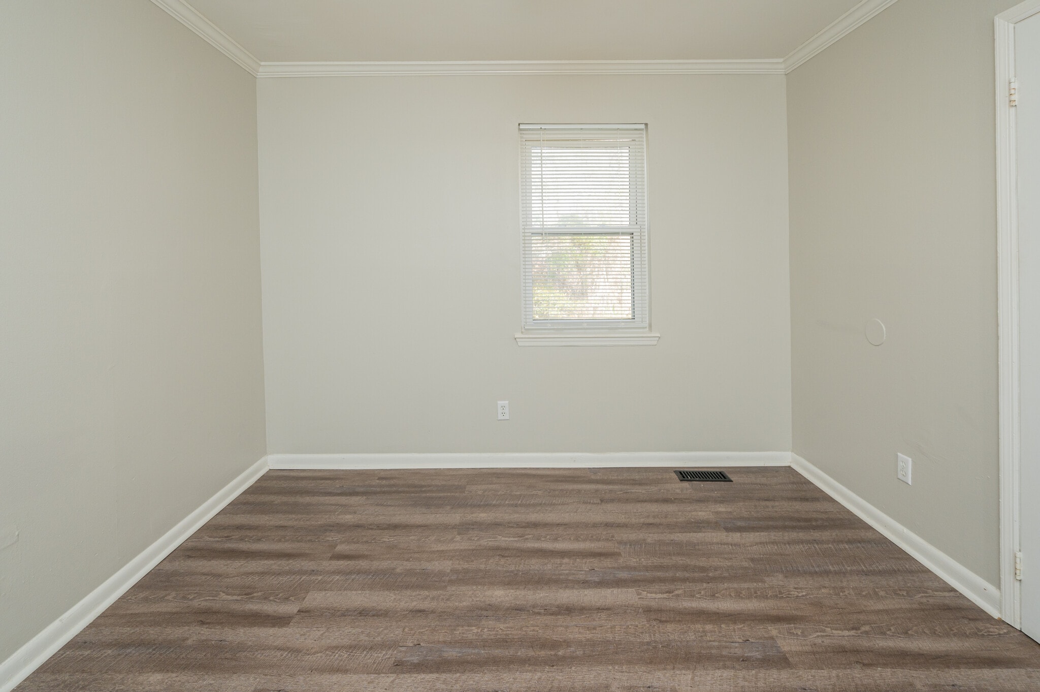Building Photo - 54 Worthington Dr