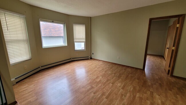 Primary Photo - 2326 W 6th St