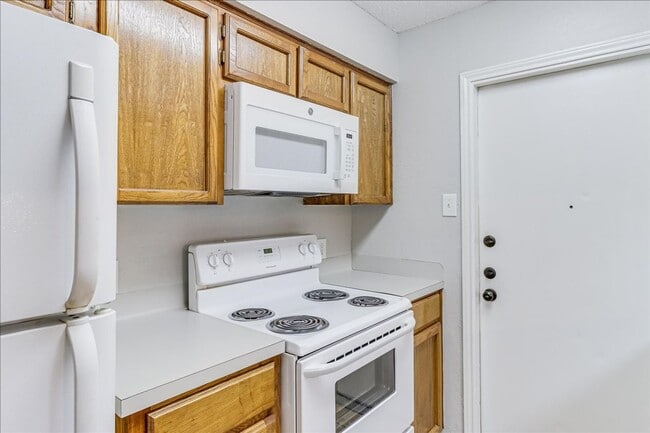 Building Photo - 11205 Willowood Creek Dr