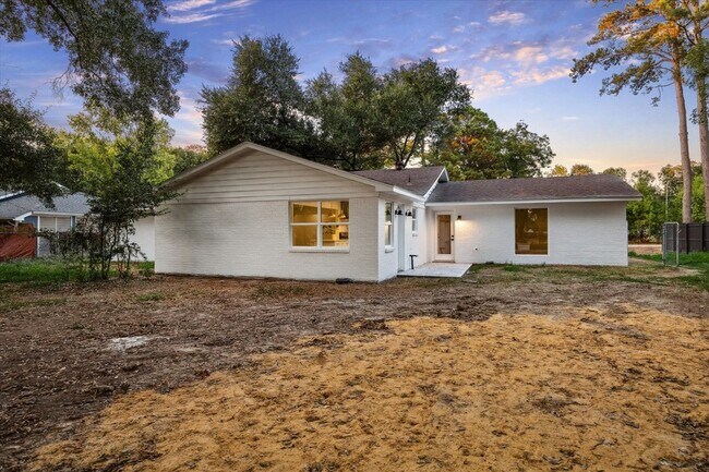 Building Photo - 5411 Logston Ln
