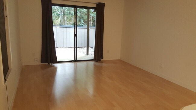 Building Photo - Lovely 1bd. Ground-Level Condo in Cotati