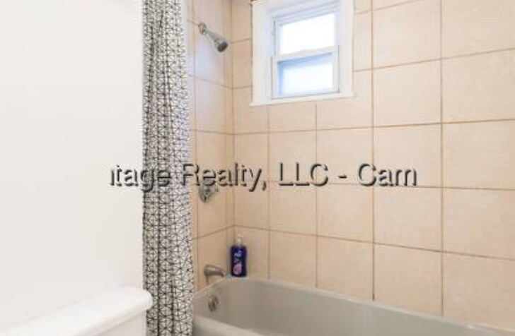 Building Photo - 256 Hurley St