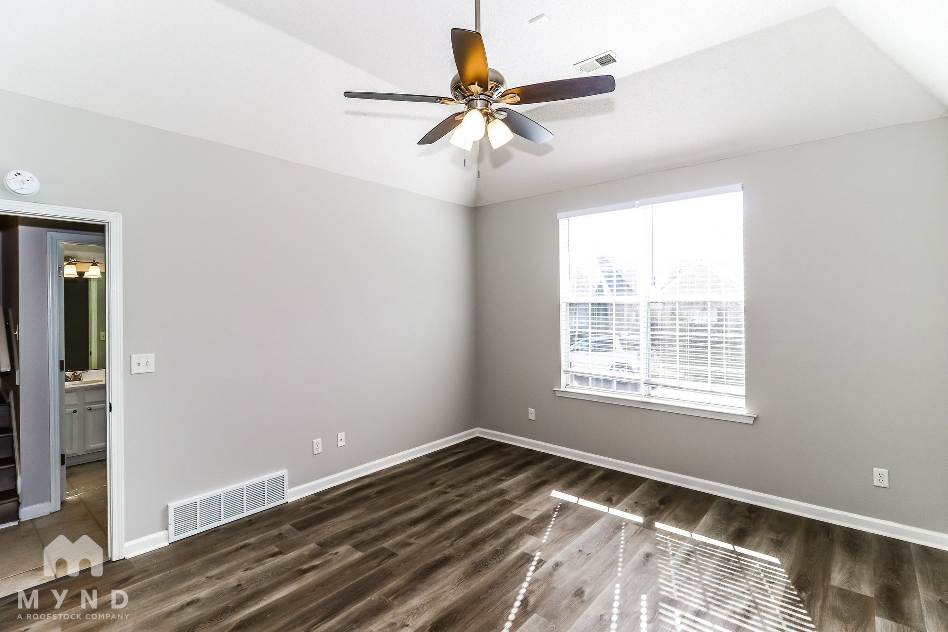 Building Photo - 10182 Sterling Ridge Dr