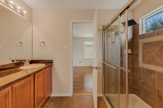 Building Photo - 1420 Huckleberry Ln