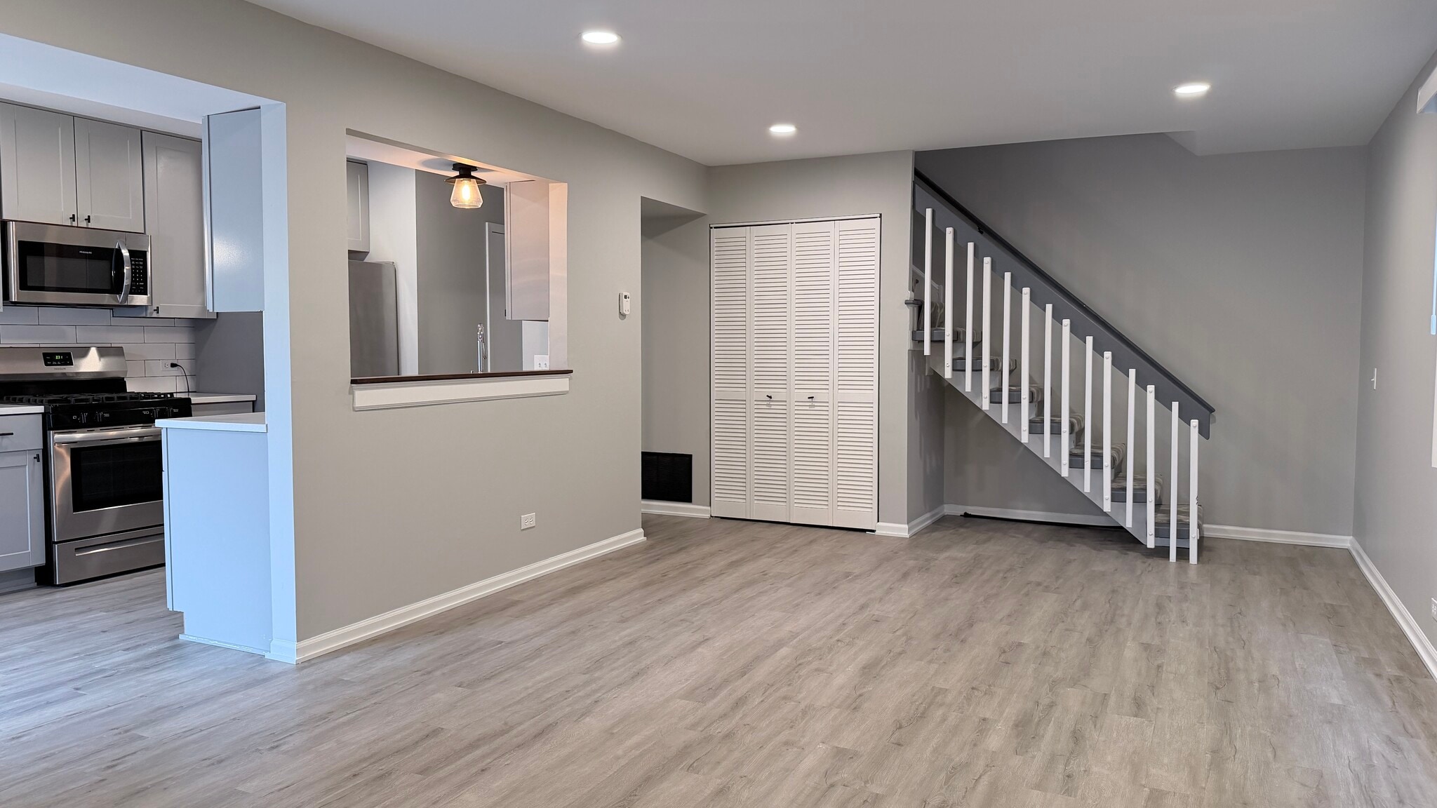 Building Photo - 721 Sunfish Pt