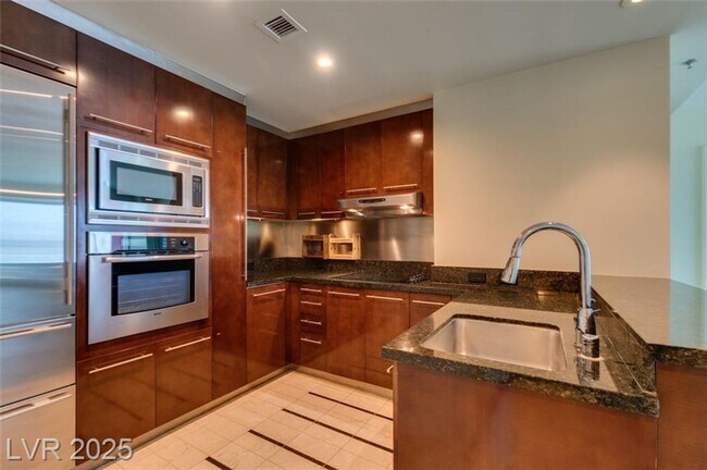 Building Photo - Luxury High-Rise Living at SKY | 29th Floo...