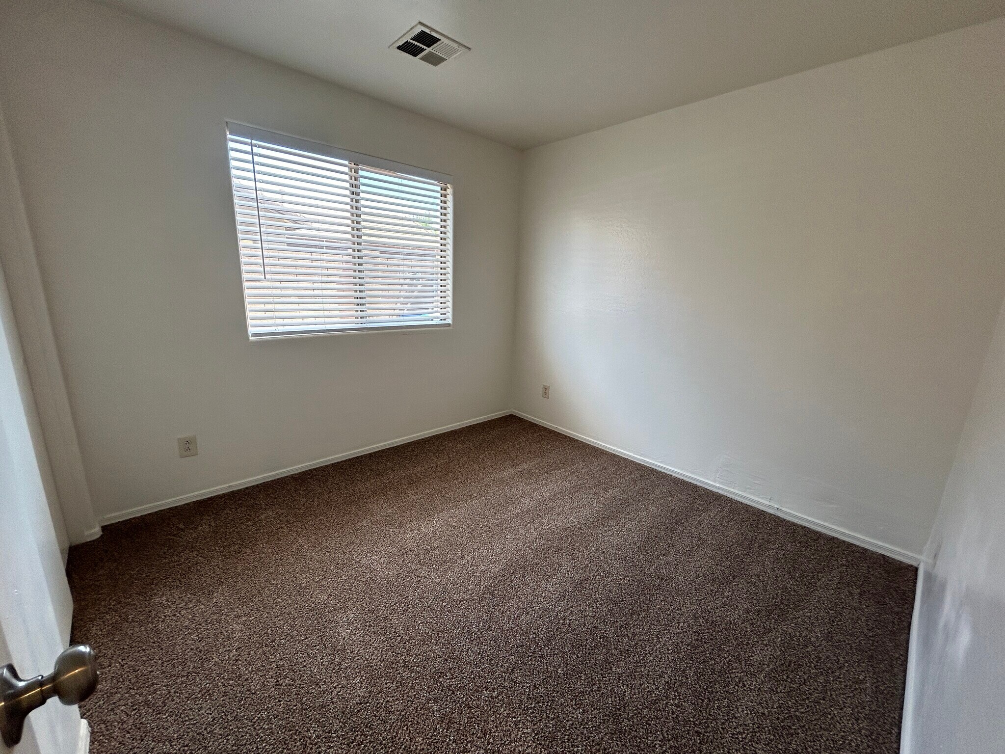 Building Photo - 7028 S 46th Dr
