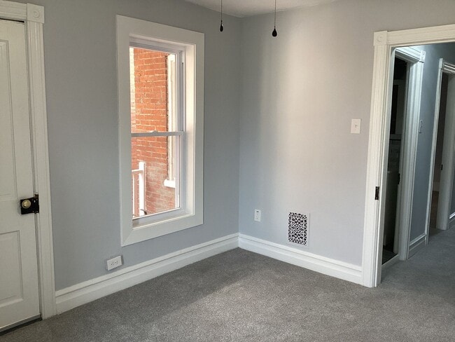 Building Photo - Beautifully Updated Half Duplex in the Boro
