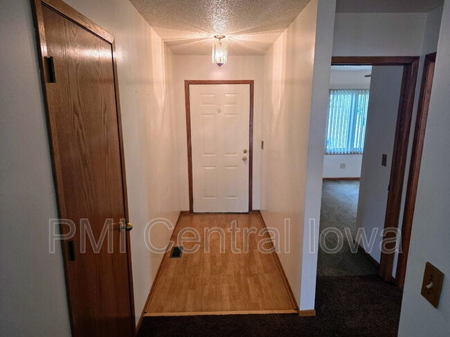 Building Photo - 5310 Brookview Dr