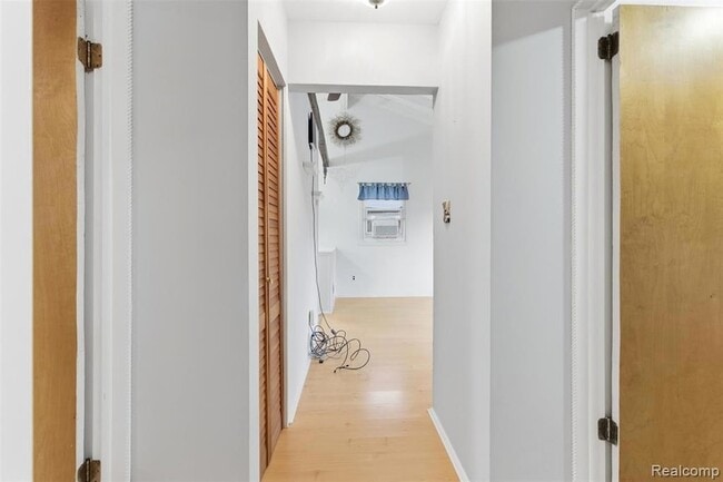 Building Photo - 25118 Lehigh St