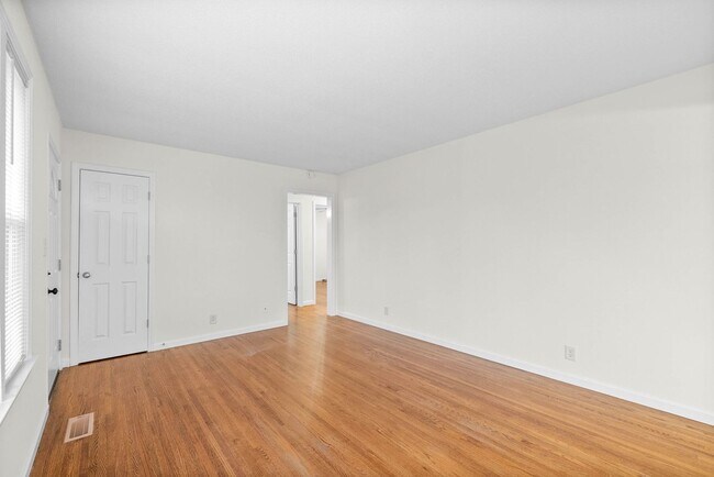 Building Photo - 2522 Timberwood Dr