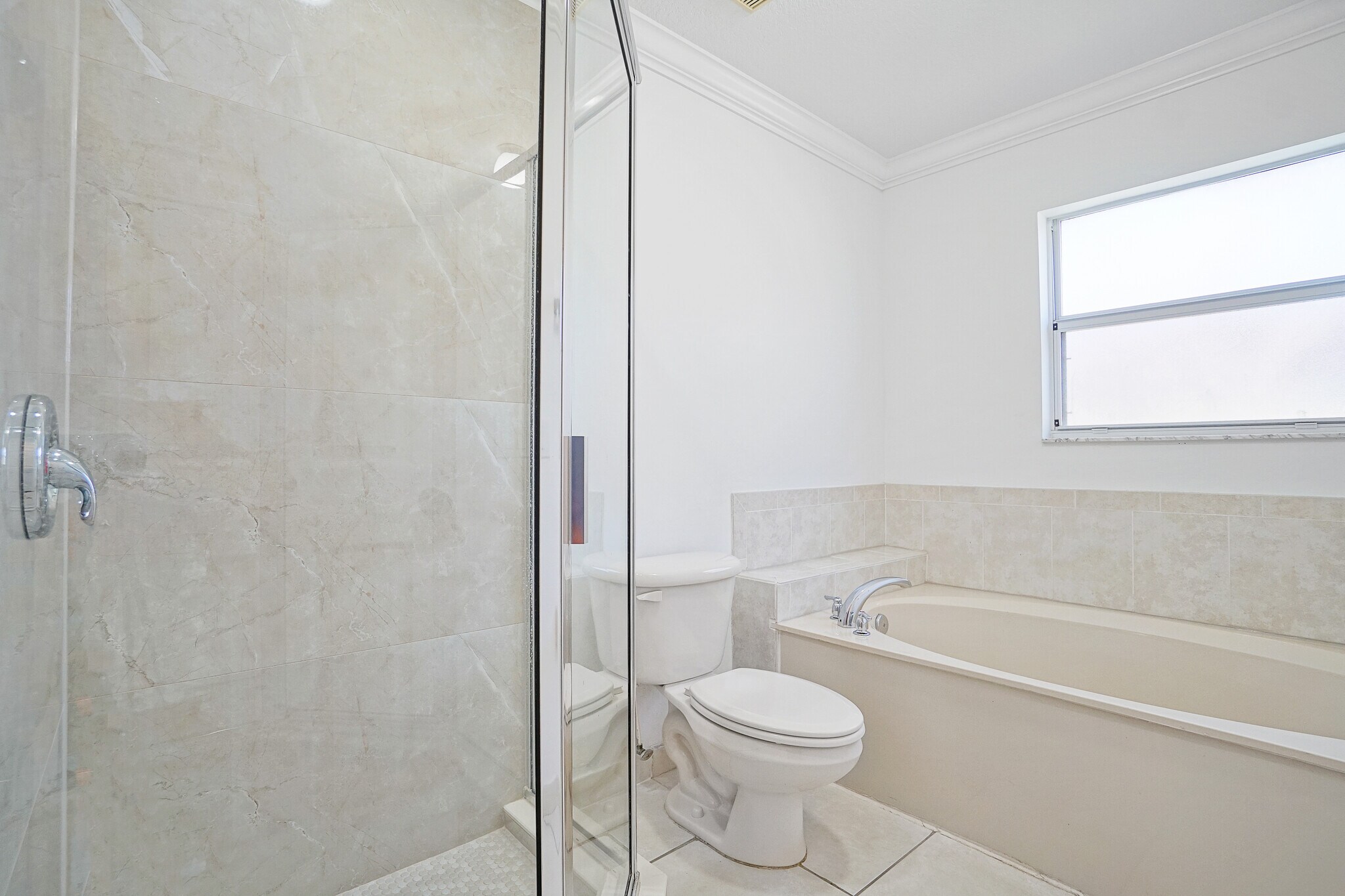 Building Photo - 8881 SW 220th Ln