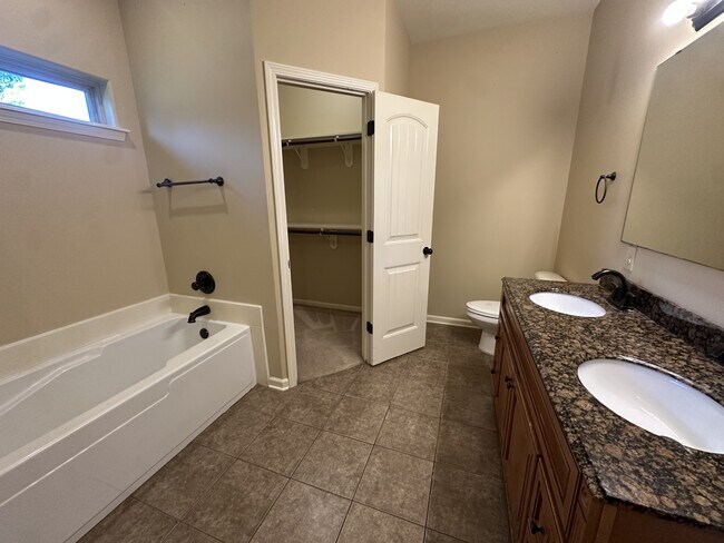 Building Photo - 6863 Par Rd 7137