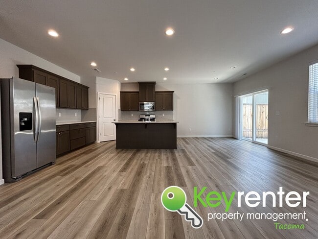 Building Photo - Must-have 3Bed/2.5Bath Lakewood Home