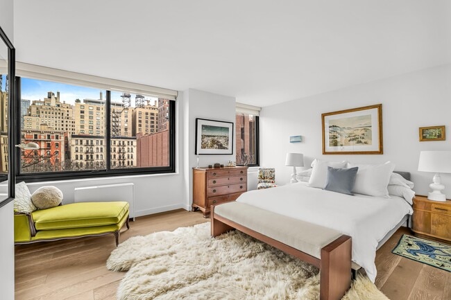 Building Photo - 40 E 94th St