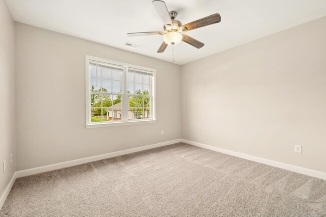 Building Photo - Renovated 2 bed 2.5 bath townhome in Holly Springs Arbor Creek community.