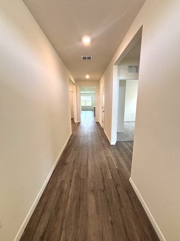 Building Photo - 5555 Hayloft Dr