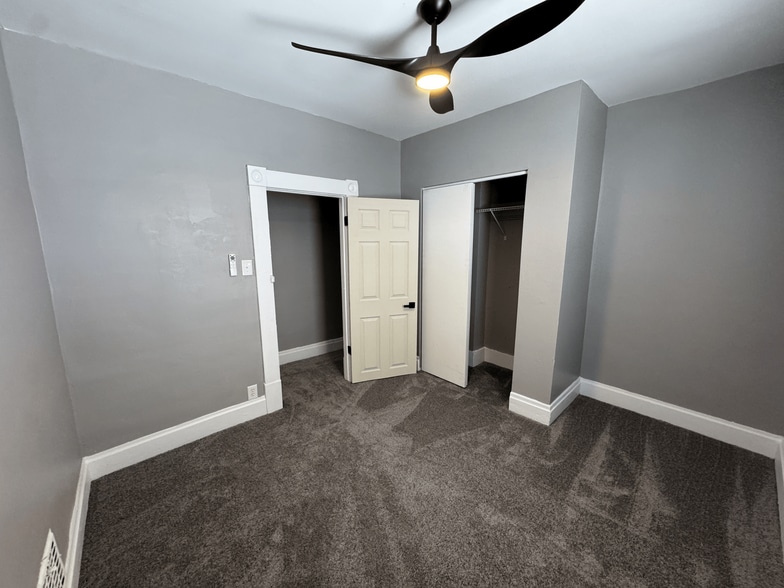 Building Photo - 328 Wyandotte Ave