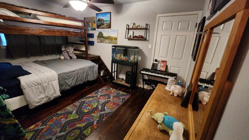 Building Photo - 906 Penrod Dr