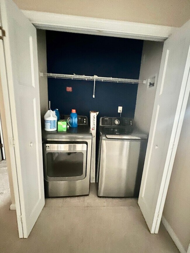 Building Photo - 3BD/2.5BA End Unit Condo in Harbor Walk! B...