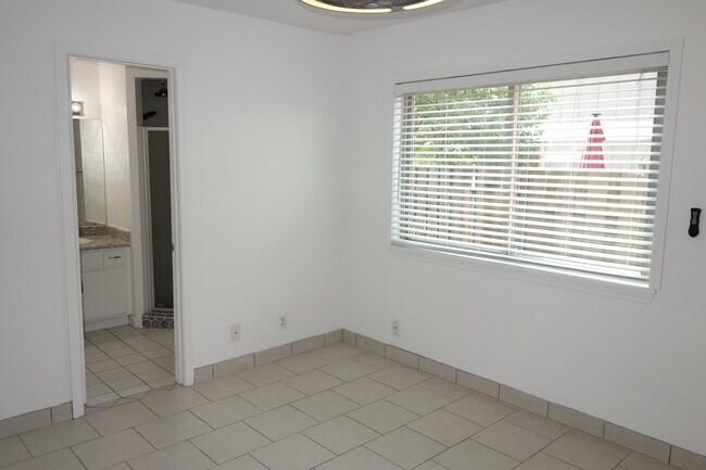 Building Photo - 3453 E 35th St