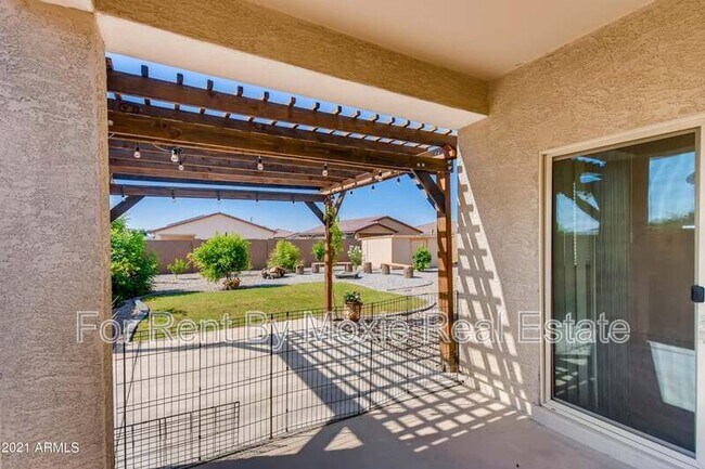 Building Photo - 325 E Kona Dr