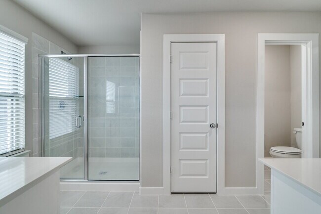 Building Photo - "Modern 3-Bedroom Home with Beautiful Finishes Throughout!"