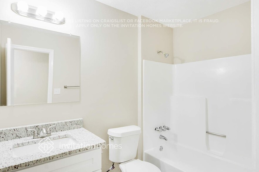 Building Photo - 65 Salem Meadow Dr