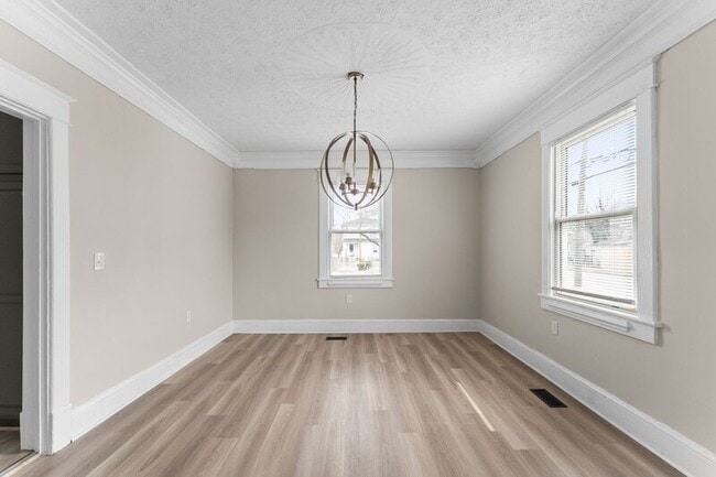 Building Photo - 703 Hamilton Ave