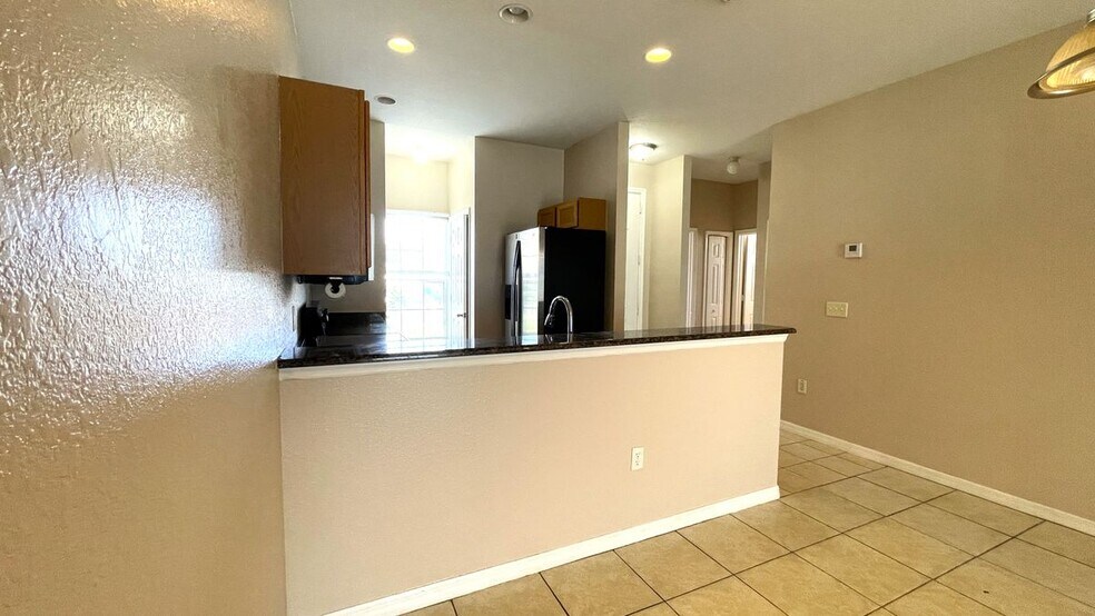 Building Photo - 506 Parsley Ct