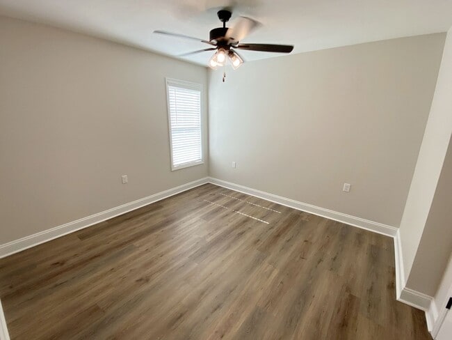 Building Photo - Elegant & Spacious 3BD/2BA Home in Hahira ...
