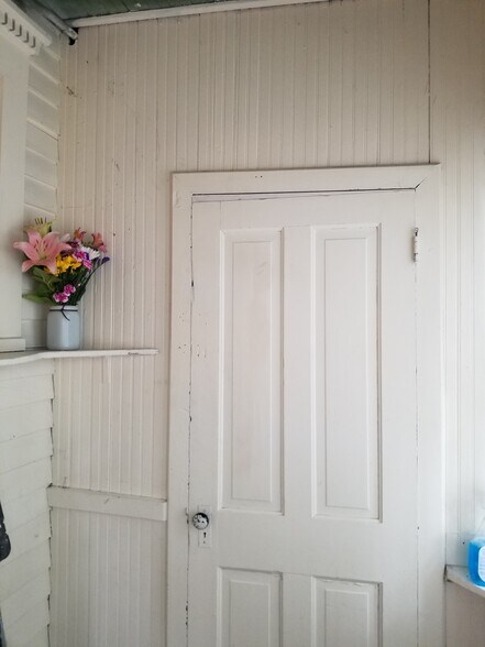 Building Photo - 701 Remington St