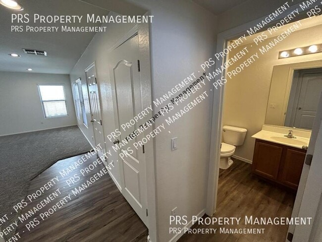Building Photo - 45563 W Starlight Dr