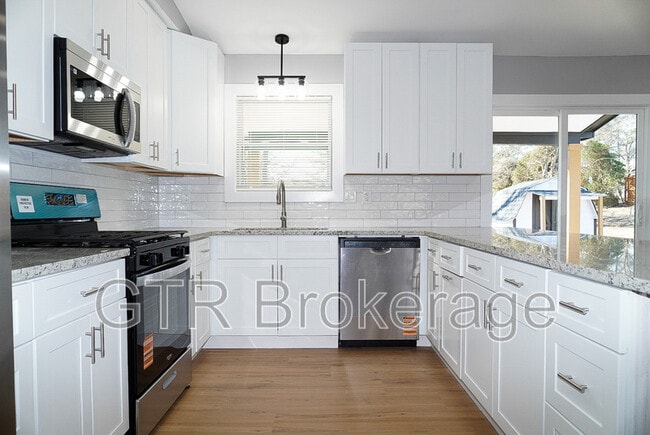 Building Photo - 307 Cheryl Ct