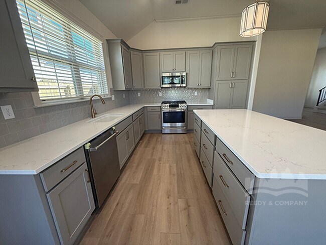 Building Photo - Beautiful NEW BUILD in Oakland, TN!